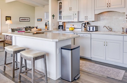 Yachats Cabaña | Serendipity - North Yachats Ocean View with easy beach access.