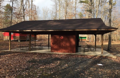 Petersburg Cabina | Serendipity - Primative, Rustic, Unique Tabins half hour from Penn State.