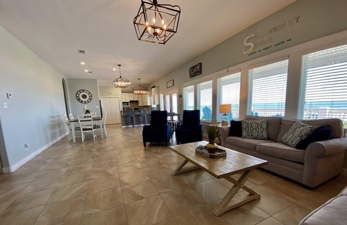 Crystal Beach Casa | Serendipity Shore 3 Bedroom Home by RedAwning