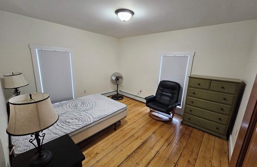 North Vassalboro Apartamento | Serene 2-3-bedroom apartment in Vassalboro. Fully furnished