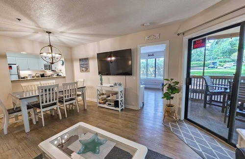 Arcadian Shores Cabina | Serene 2 bedroom, 2 bath lodge, with full access to amenities, 101AC
