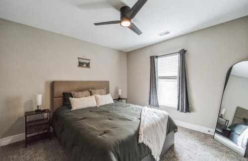Williamsburg Casa | Serene 2-Bedroom Condo in Traverse City