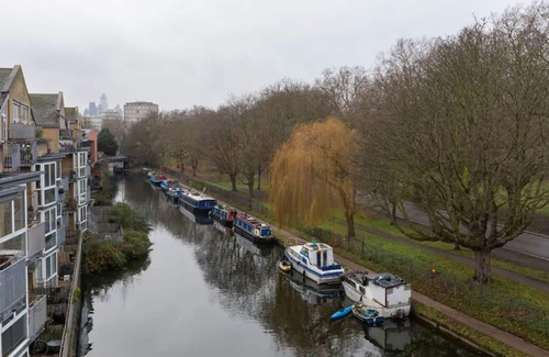 Bow West Apartamento | Serene 2 Bedroom Flat overlooking Victoria Park