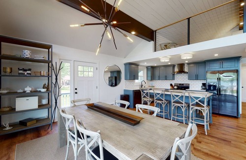 Bradford Cabaña | Serene 2-Cottage Lakefront Retreat