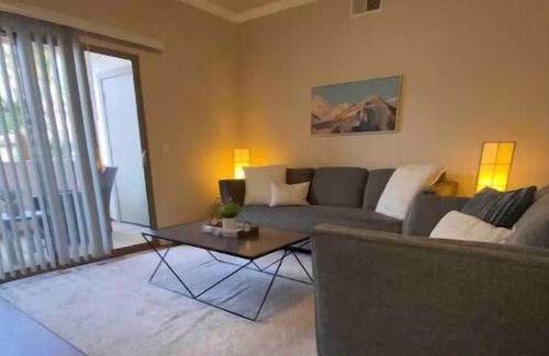 Surprise Apartamento | Serene 2bd/2bath with pool & gym access