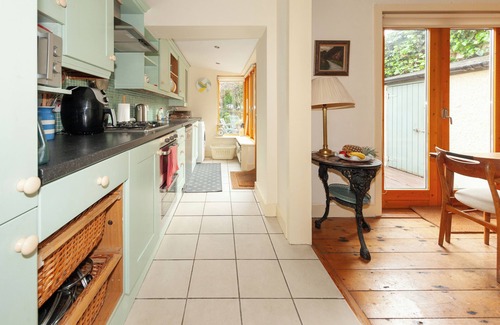 Rathfarnham Casa | Serene 2BD Home w/Garden — Newtown Little, Dublin!