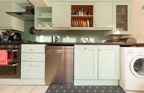 Rathfarnham Casa | Serene 2BD Home w/Garden — Newtown Little, Dublin!