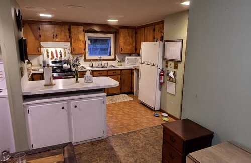 Newfield Casa | Serene 3 bdrm country home & gardens w/ WiFi 20 min from Commons / IC / Cornell