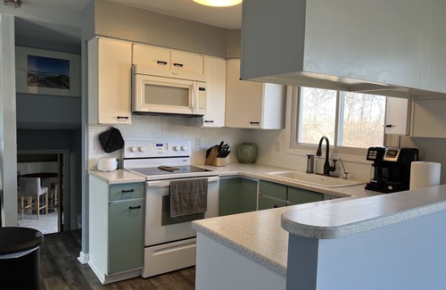 Helmer Casa | Serene 3-Bdrm Lakehouse