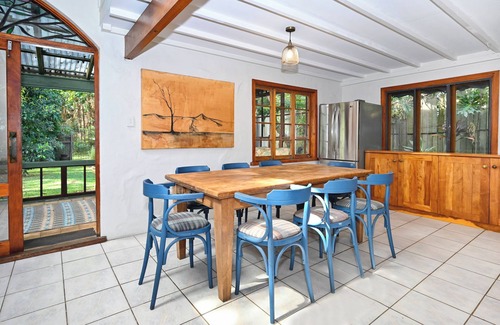 Yaroomba Apartamento | Serene 3-bedroom retreat, nestled in nature, a short walk from Yaroomba Beach