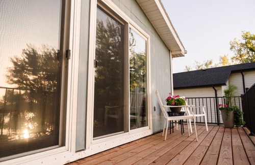 Aberdeen Casa | Serene 3-Bedroom Getaway with Stunning Lake Views