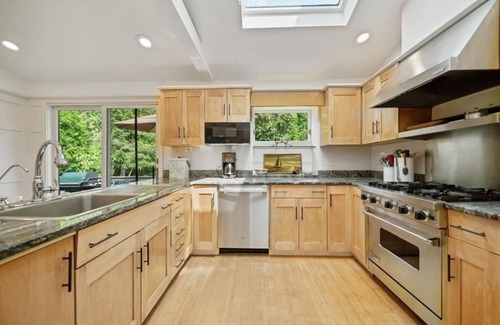 Haversham Casa | Serene 4-bedroom house with AC in Shelter Harbor
