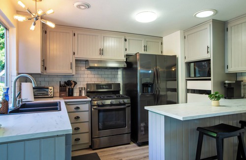 Bay Ho Casa | Serene 4 Bedroom with Canyon and Ocean Views