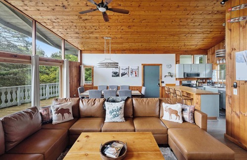 Andover Casa | Serene 4-BR Retreat 10 Mins to Okemo