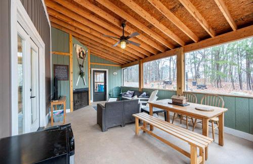 Burlington Casa | Serene 4br Country Retreat Awaits - Near Greensboro and Elon University