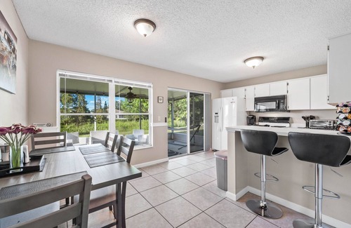 Brandon Casa | Serene 4BR Lakeside Retreat - Fire Pit & Comm Pool