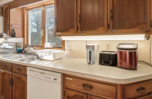 Linganore-Bartonsville Casa | Serene 51-Acre Estate with Beautiful Farmhouse-Your Nature Retreat Awaits!