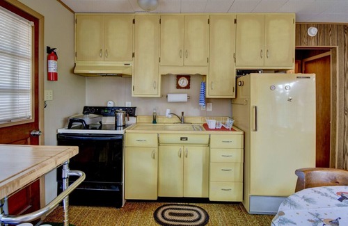 Jemez Springs Cabina | Serene 70s Retreat Near San Antonio Hot Springs