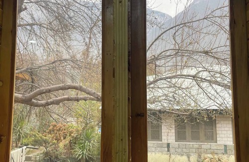 Gilgit Apartamento | Serene – A Stylish Vacation Home with Breathtaking Views