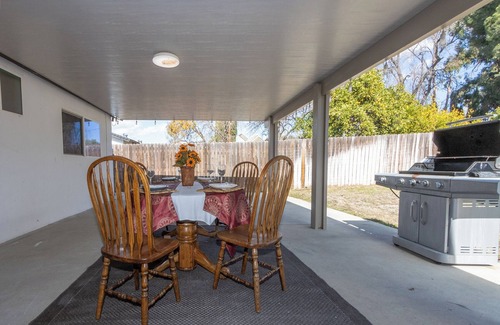 Santa Susana Casa | Serene and cozy 3bedroom/2bath home