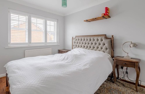 Abbey Otro | Serene and Spacious 2 Bedroom House in South Wimbledon