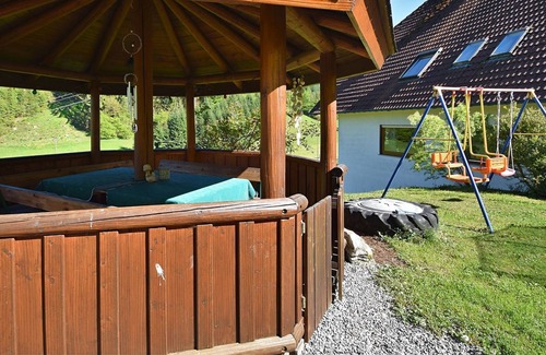 Hofstetten Apartamento | Apartamento tranquilo en Hofstetten con jardín