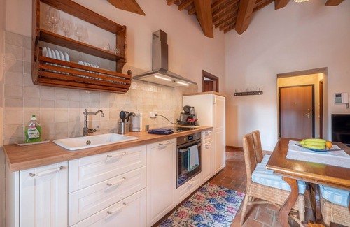 Mombaroccio Apartamento | Apartamento tranquilo con piscina