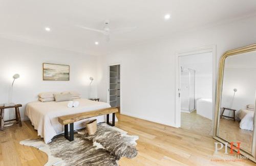 Ventnor Casa | Serene Beach Haven: Sleeps 12