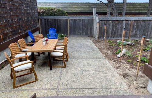 Castroville Casa | Serene beachfront getaway, breathtaking ocean views, steps from the beach!