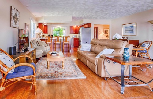 Honeoye Casa | Serene Beauty at Inspiration Cove