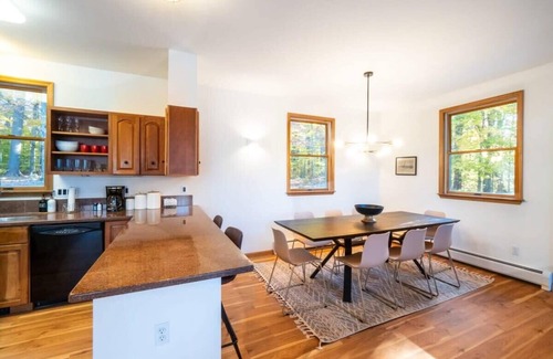 Otis Casa | Serene Berkshires Home On 5+ Acres, Rustic & Chic