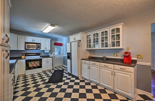 Piper Gap Casa | Serene Blue Ridge Getaway in Galax w/ Yard!