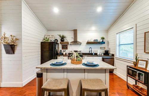 Broken Bow Casa | Serene Broken Bow Cabin with Fire Pit and Gas Grill!