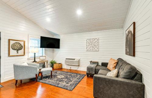 Broken Bow Casa | Serene Broken Bow Cabin with Fire Pit and Gas Grill!