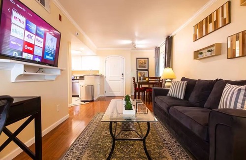 Ridgecrest Apartamento | Serene Business-Friendly Getaway ~ ♛Queen Bed, Pkg