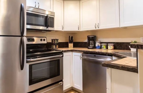 Ridgecrest Apartamento | Serene Business-Friendly Getaway ~ ♛Queen Bed, Pkg
