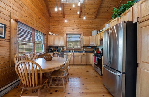Spearfish Cabina | Serene cabin getaway minutes from hiking, biking, UTV and snowmobile trails.