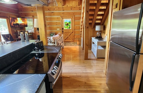 Cherokee Cabina | Serene cabin nestled amid the majesty of the Great Smoky Mountains