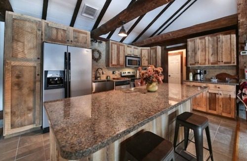 Sellersville Cabina | Serene cabin on 6 acre pond in rural Upper Bucks