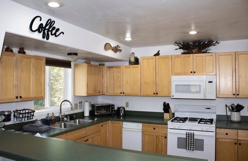 Meadow View Heights Cabina | Serene Cabin Retreat Near National Parks & Outdoor Recreational Destinations
