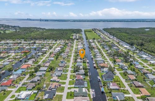 Fort Myers Casa | Serene canal, three bedrooms and a large pool! - Villa La Brisa Fresca
