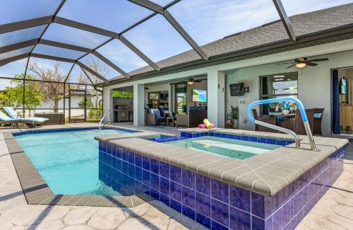 Fort Myers Casa | Serene Canal Views, Paddle Board, Bicycles, Heated Pool and Spa - Villa The Great Escape