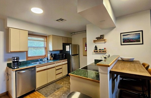 Burnsville Condominio | Serene Condo in the Mountains