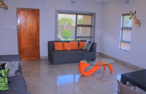 Francistown Casa | Serene Cottage