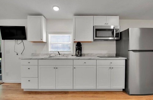 Gatlinburg - Pigeon Forge Cabaña | Serene Cottage near Dollywood