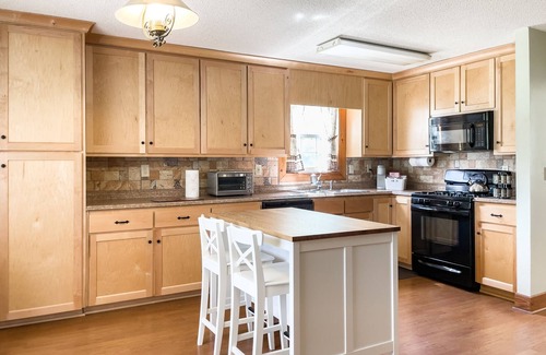 Ono Island Cabaña | Serene cottage on 3 acres w pond. 10mins to Perdido Key beaches- no hidden fees.