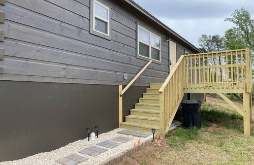 Chesnee Cabina | Serene Country Cabin. 30 min from TIEC, FENCE, hiking, & Spartanburg.