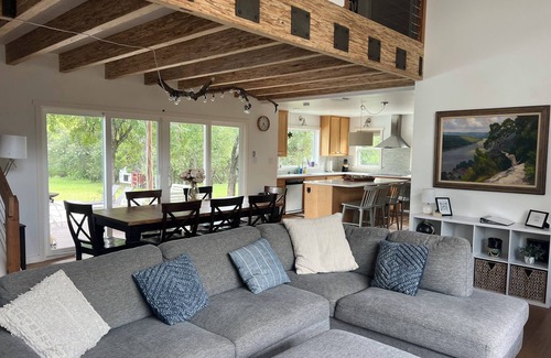 Leander Otro | Serene country oasis with a sparkling pool!