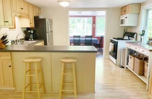 Moscow Casa | Serene & Cozy 3BR Home w/ Large Deck on River