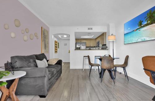 Coconut Grove Apartamento | Serene Cozy Retreat with Balcony Free Parking